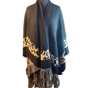Entro Womens Black Leopard Print Fringe Knit Poncho Wrap Shawl Size Large‎